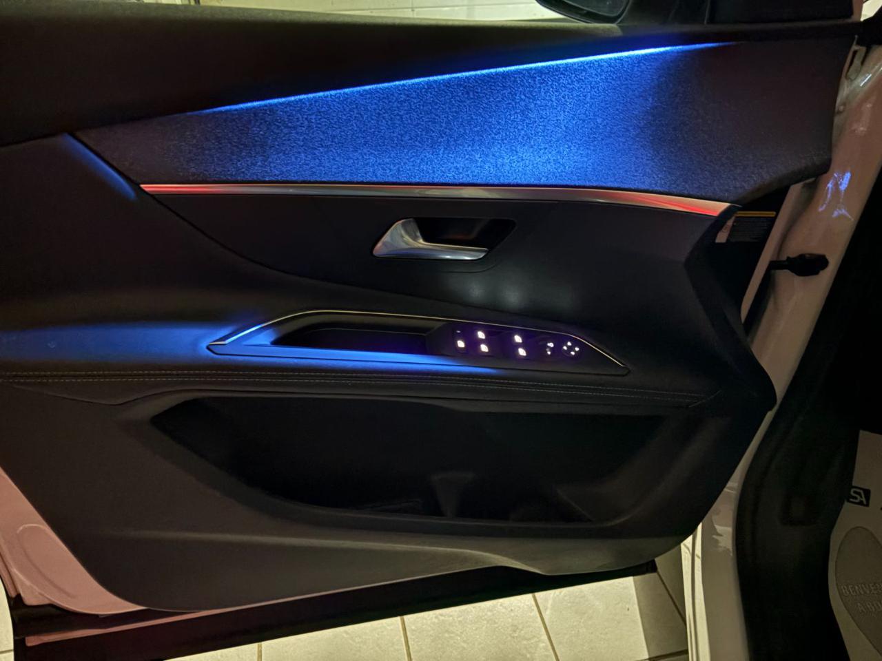 PEUGEOT 3008 1.5 BlueHDi 130 S&S EAT8 Allure Pack - 16