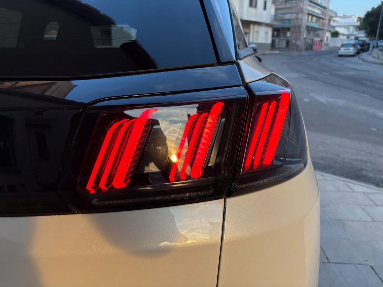 PEUGEOT 3008 1.5 BlueHDi 130 S&S EAT8 Allure Pack - 35
