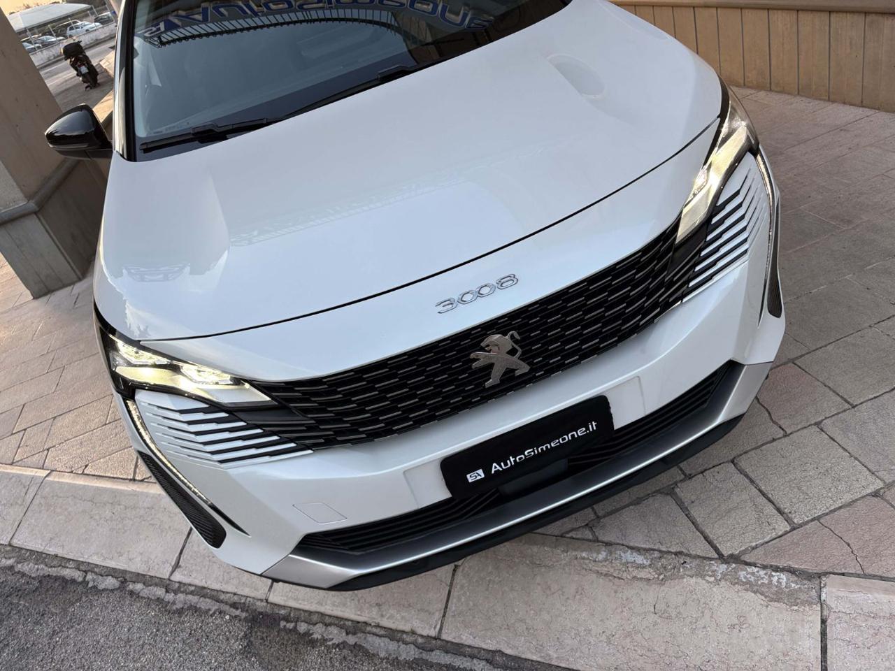 PEUGEOT 3008 1.5 BlueHDi 130 S&S EAT8 Allure Pack - 32