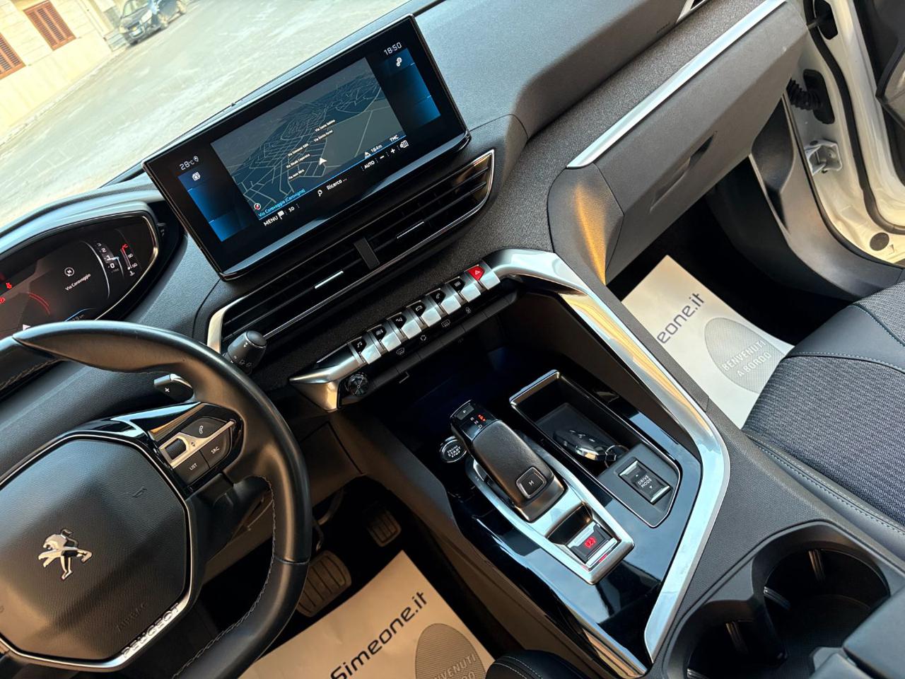 PEUGEOT 3008 1.5 BlueHDi 130 S&S EAT8 Allure Pack - 21