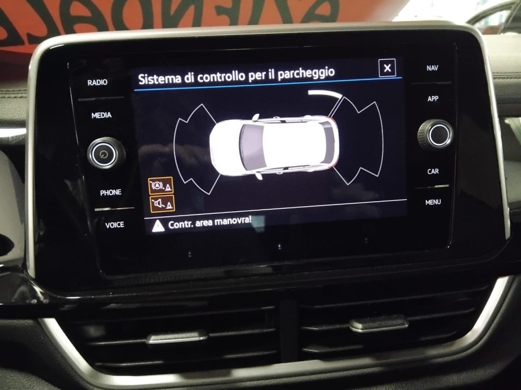 VOLKSWAGEN T-Roc 1.0 TSI R-Line - 17