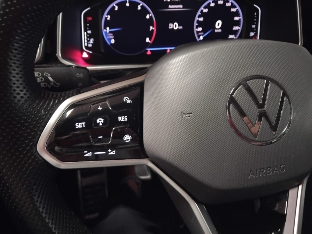 VOLKSWAGEN T-Roc 1.0 TSI R-Line - 20