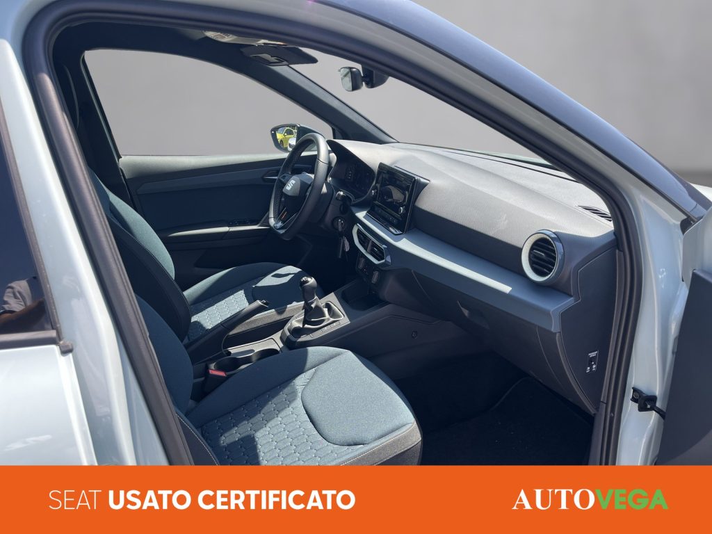 SEAT Arona 1.0 ecotsi style 95cv - 6