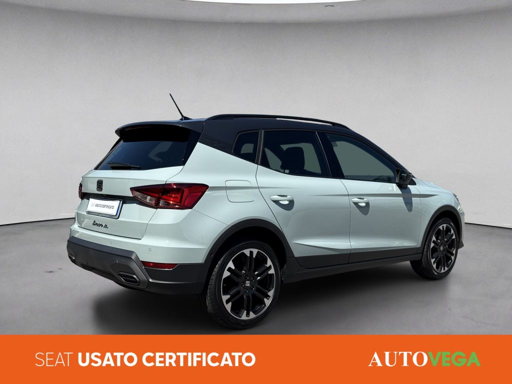 SEAT Arona 1.0 ecotsi style 95cv - 4