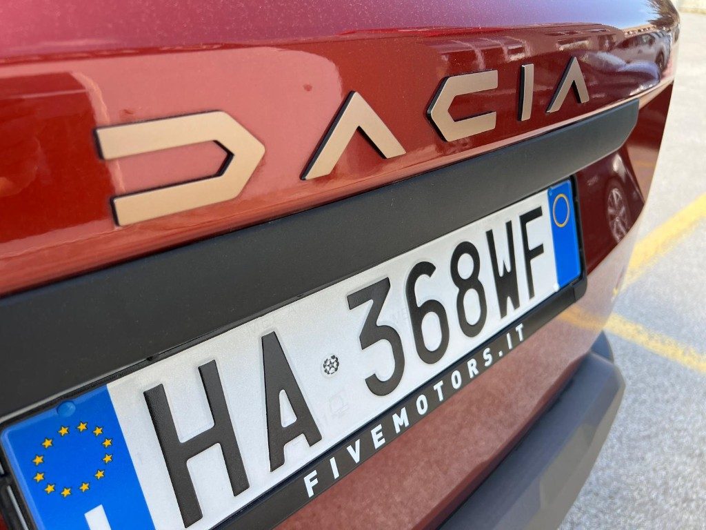 DACIA Duster Hybrid 140 CV Extreme - 9