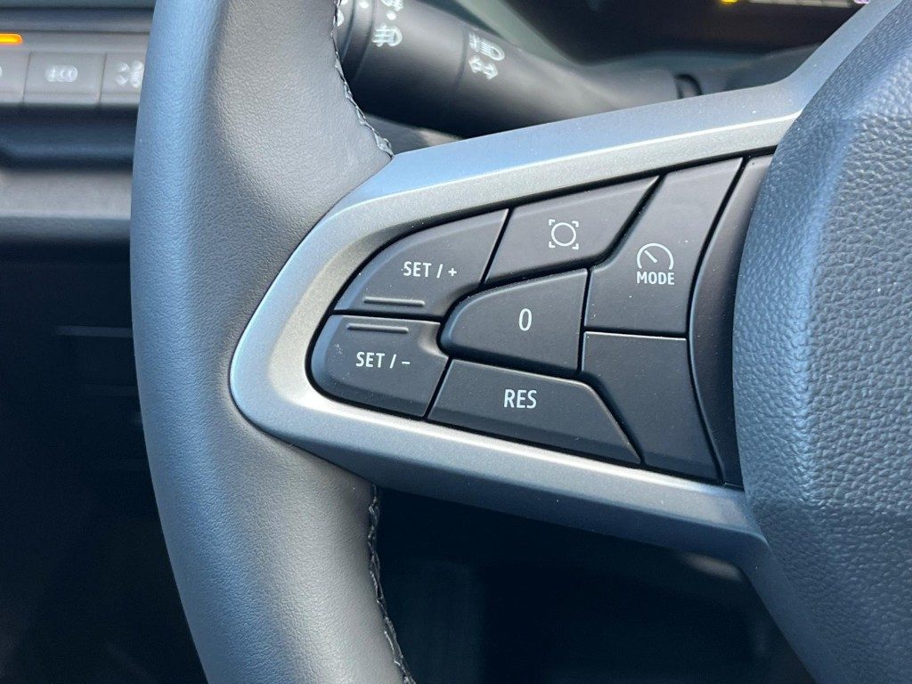 DACIA Duster Hybrid 140 CV Extreme - 29