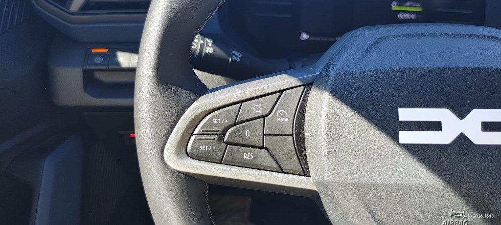 DACIA Duster Hybrid 140 CV Journey - 12