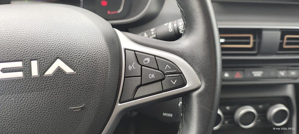 DACIA Jogger 1.6 Hybrid 140 5 posti Extreme - 9