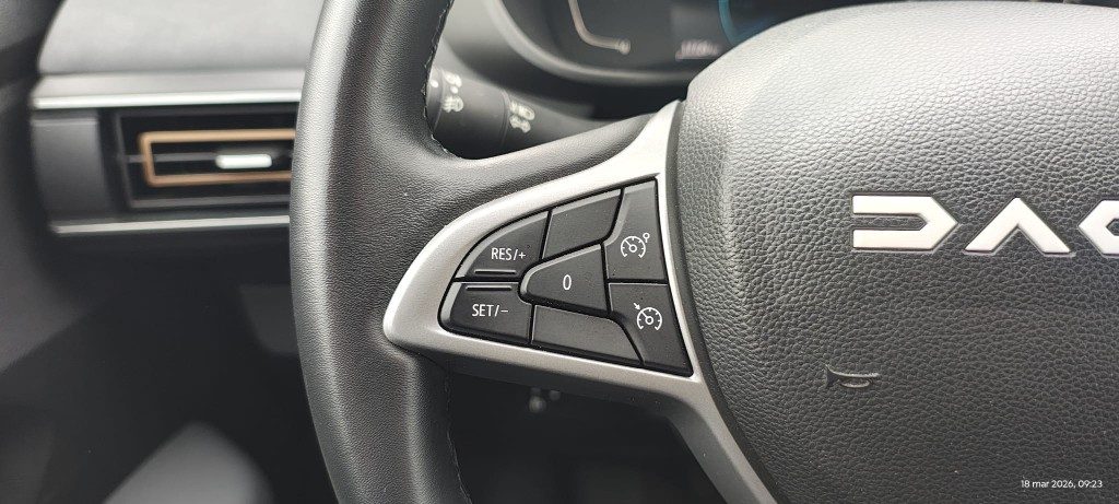 DACIA Jogger 1.6 Hybrid 140 5 posti Extreme - 10