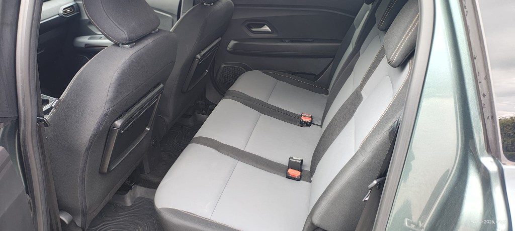 DACIA Jogger 1.6 Hybrid 140 5 posti Extreme - 15