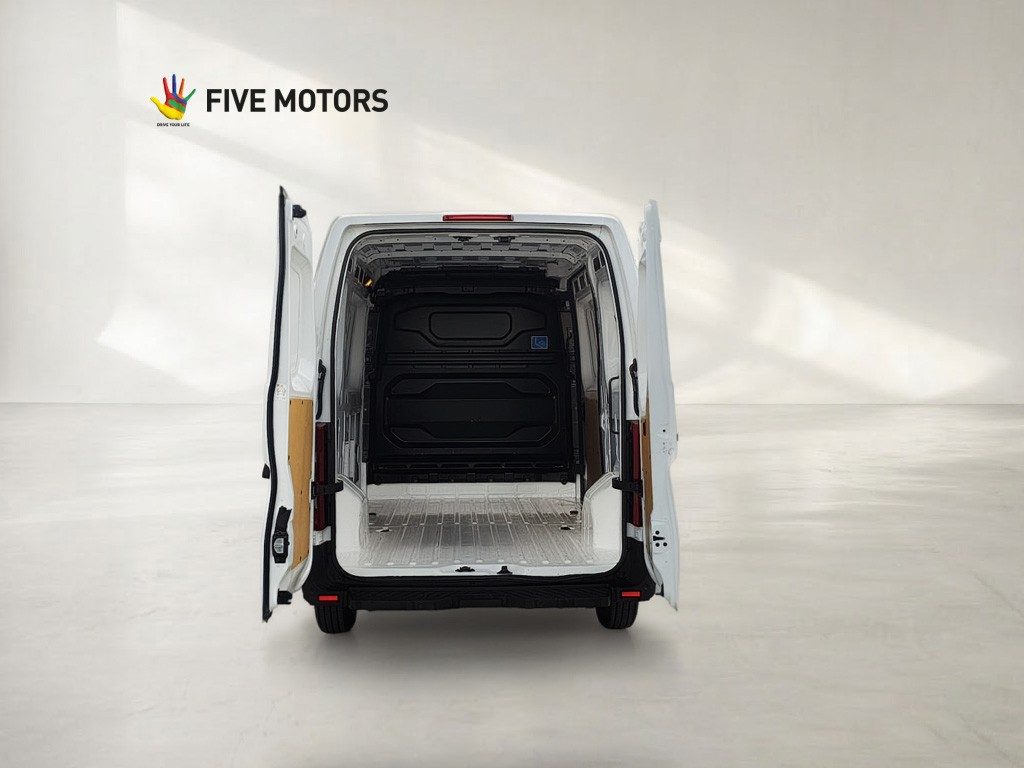 NISSAN INTERSTAR  N-Connecta 2.0 dci 130cv L2H2 fwd 35 - 9