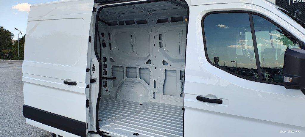 NISSAN INTERSTAR  N-Connecta 2.0 dci 130cv L2H2 fwd 35 - 16