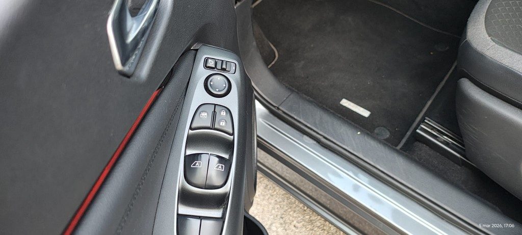 NISSAN Juke 1.0 DIG-T 114 CV N-Connecta - 11