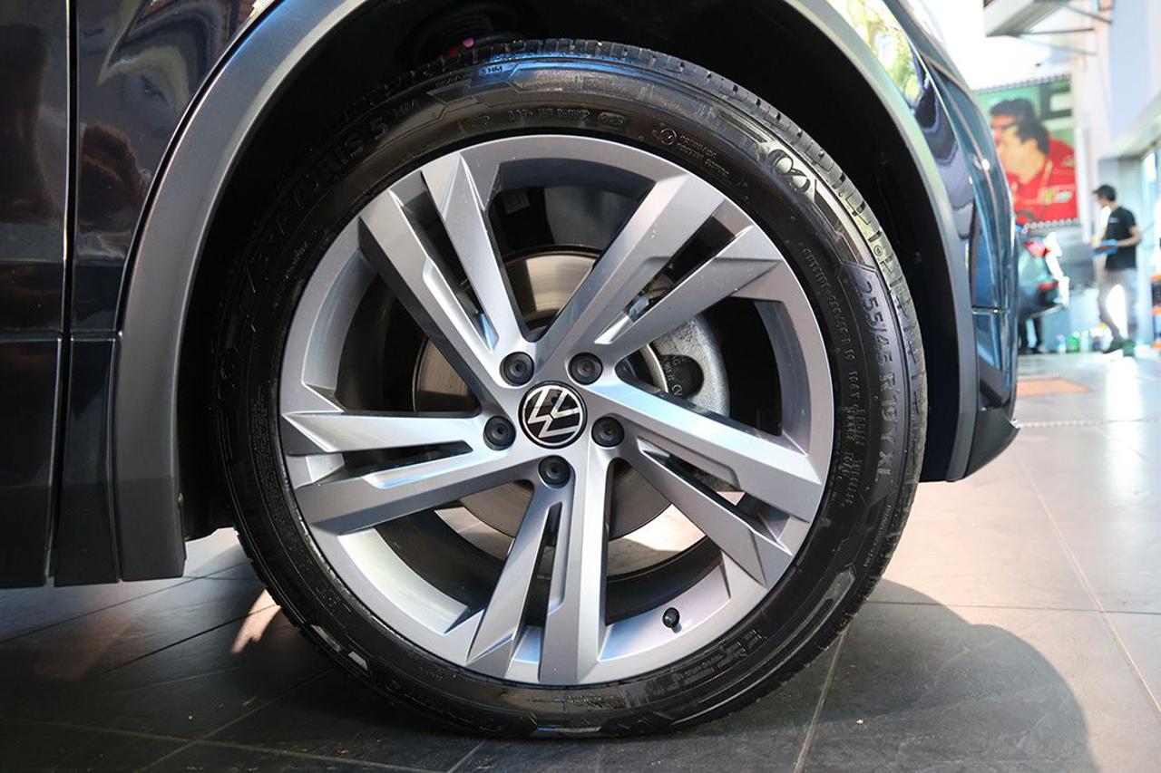 VOLKSWAGEN Tiguan 2.0 TDI 150cv SCR DSG R-Line - 6