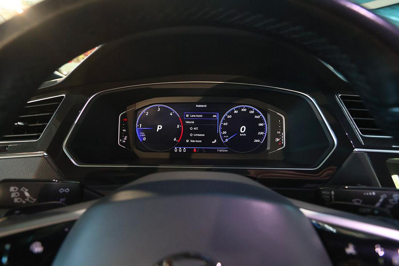 VOLKSWAGEN Tiguan 2.0 TDI 150cv SCR DSG R-Line - 29