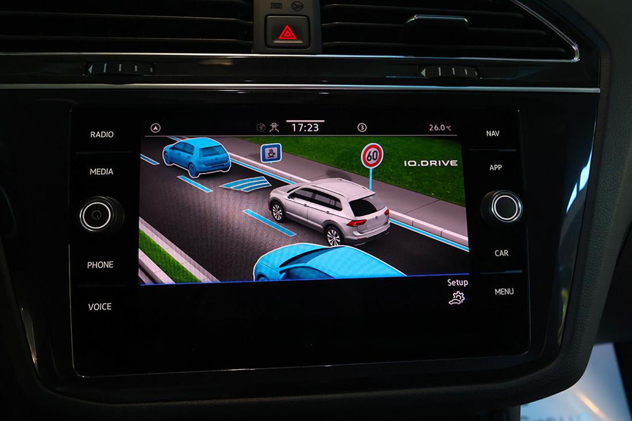 VOLKSWAGEN Tiguan 2.0 TDI 150cv SCR DSG R-Line - 24