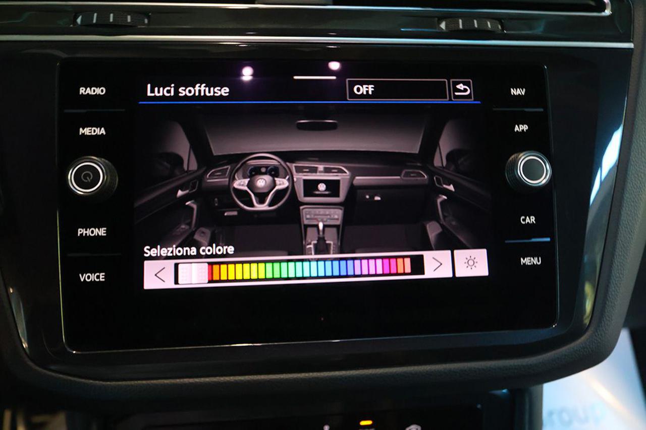 VOLKSWAGEN Tiguan 2.0 TDI 150cv SCR DSG R-Line - 26