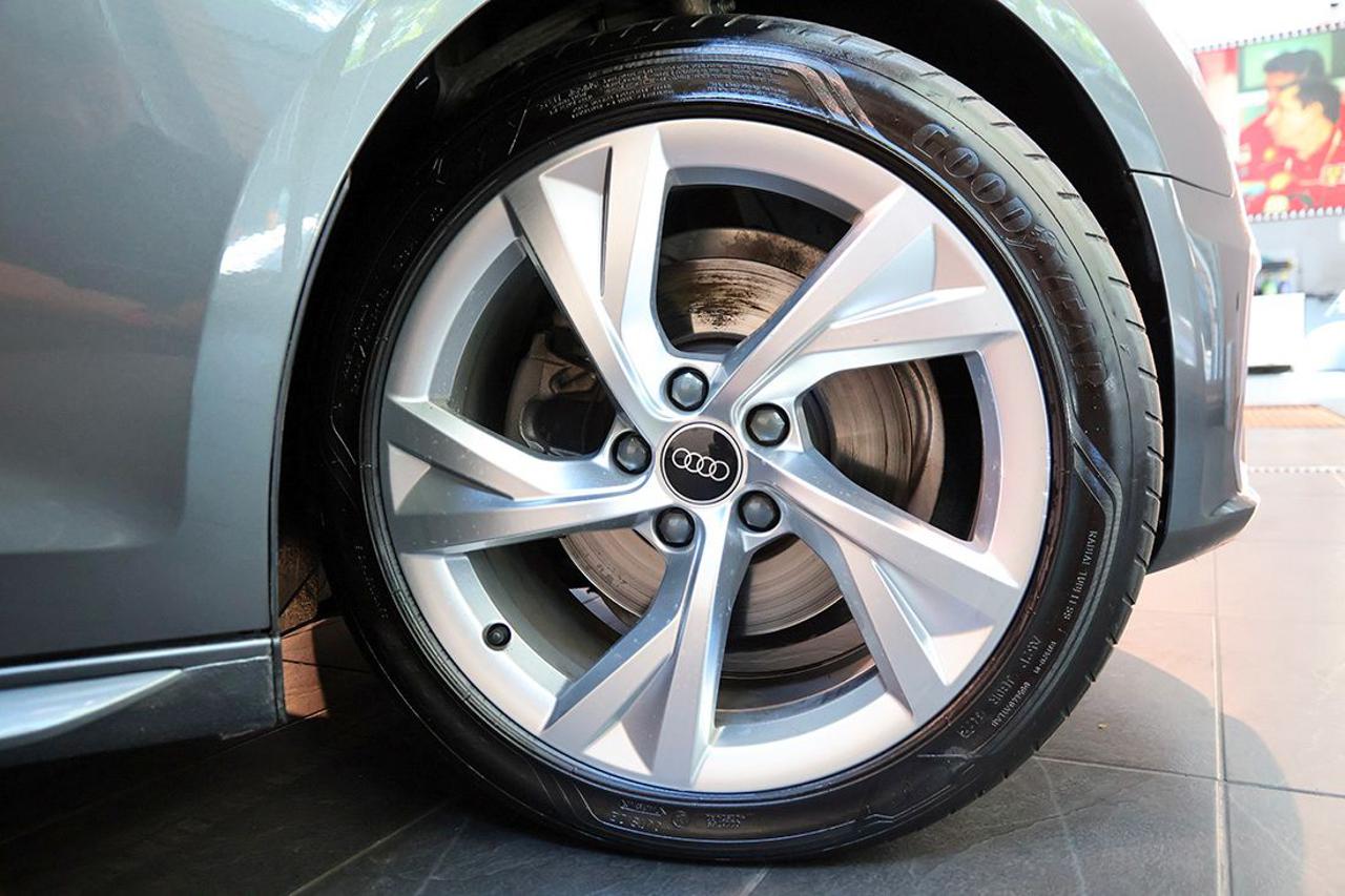 AUDI A4 35 TDI Avant S-Tronic S-Line - 6