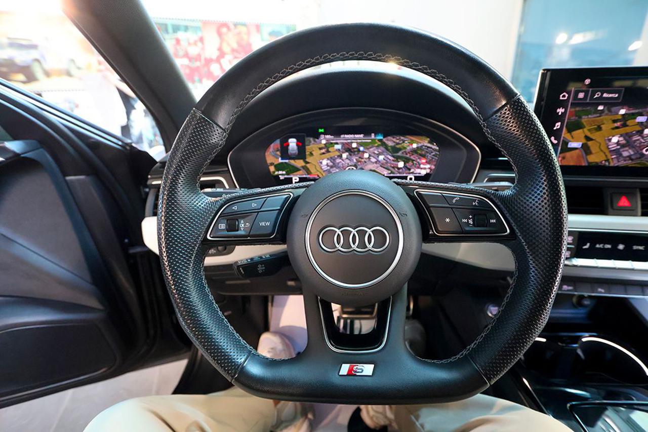 AUDI A4 35 TDI Avant S-Tronic S-Line - 20