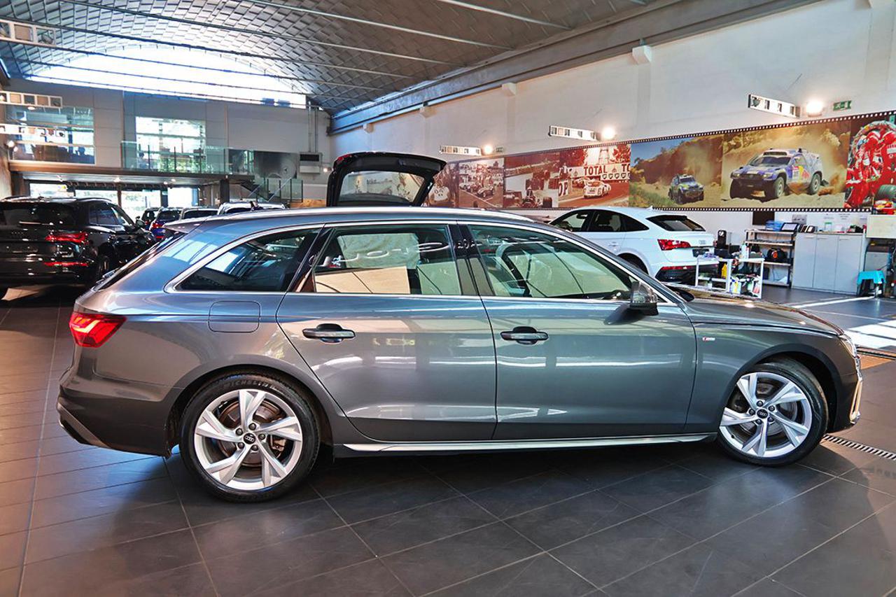 AUDI A4 35 TDI Avant S-Tronic S-Line - 9