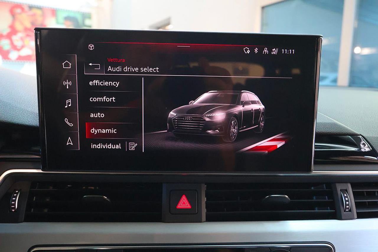 AUDI A4 35 TDI Avant S-Tronic S-Line - 26