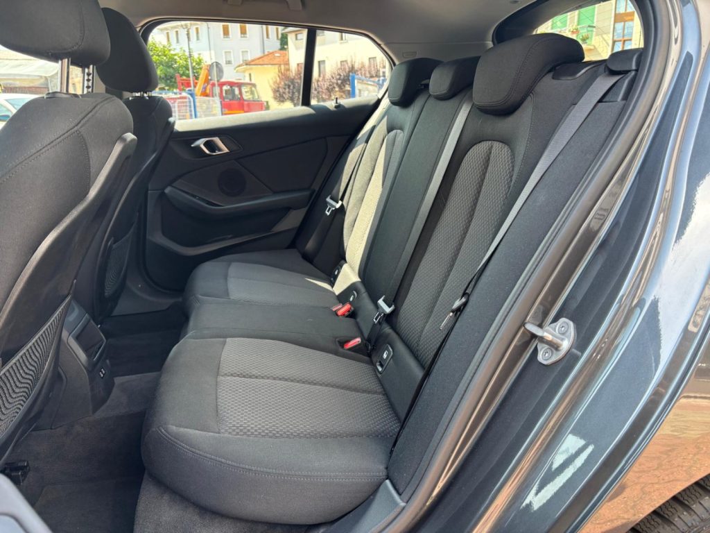 BMW 116 D Advantage *UNICO PROPRIETARIO* - 17