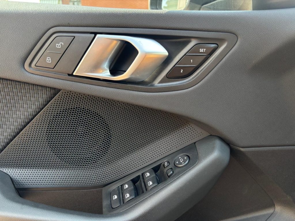 BMW 116 D Advantage *UNICO PROPRIETARIO* - 27