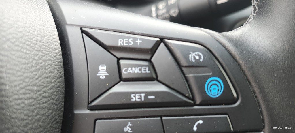 NISSAN Juke 1.6 HEV N-Connecta - 10