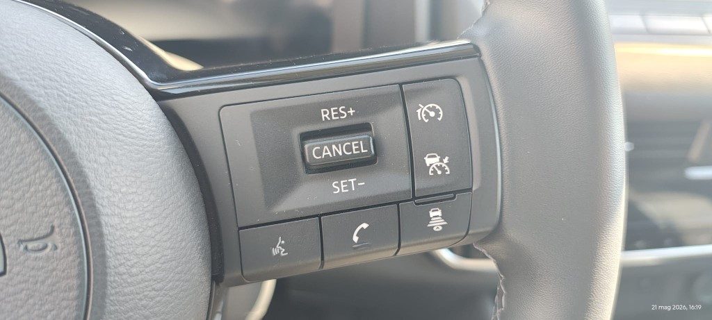 NISSAN Qashqai MHEV 140 CV N-Connecta - 11