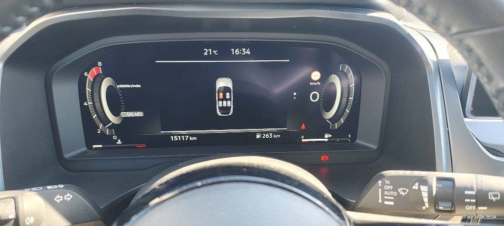 NISSAN Qashqai MHEV 140 CV N-Connecta - 11