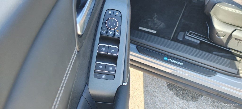 NISSAN Qashqai e-Power N-Connecta - 13