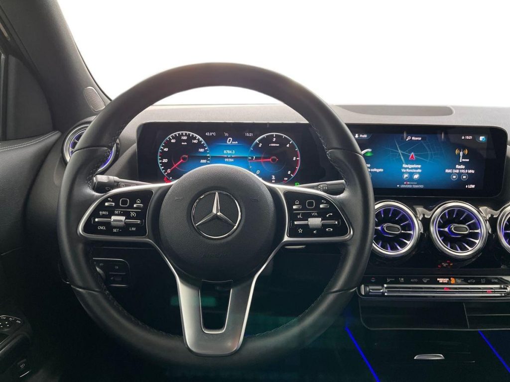 MERCEDES-BENZ GLA 200 d Automatic Sport Plus - 11
