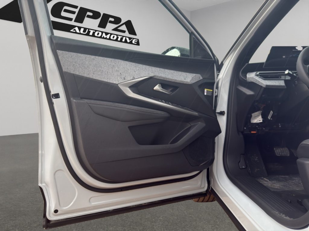 PEUGEOT 3008 Hybrid 145 e-DCS6 Allure - 12