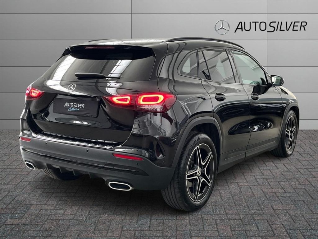 MERCEDES-BENZ GLA 200 d Automatic Premium - 2