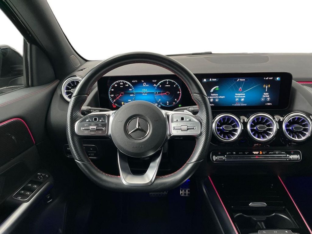 MERCEDES-BENZ GLA 200 d Automatic Premium - 11