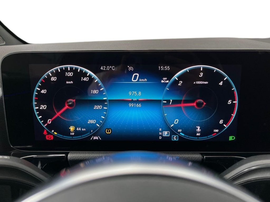 MERCEDES-BENZ GLA 200 d Automatic Premium - 8