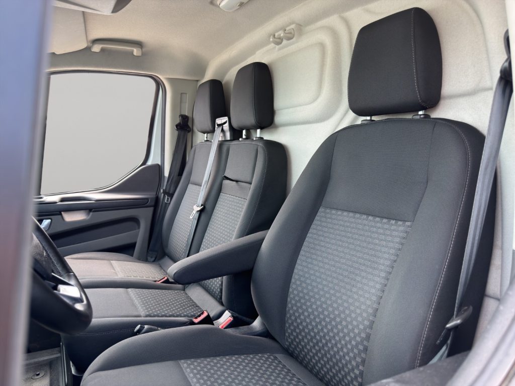 FORD Transit Custom L1H1 2.0 130 CV - 8