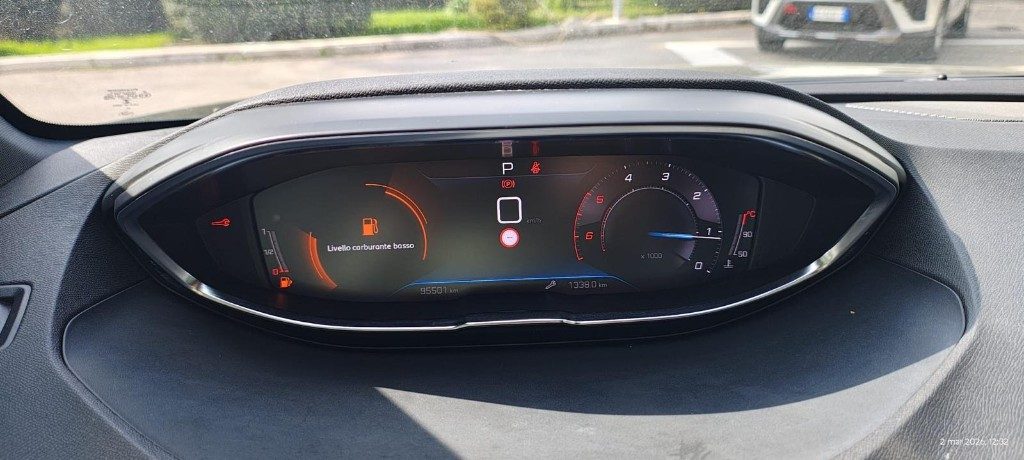 PEUGEOT 3008 BlueHDi 130 S&S EAT8 GT - 9