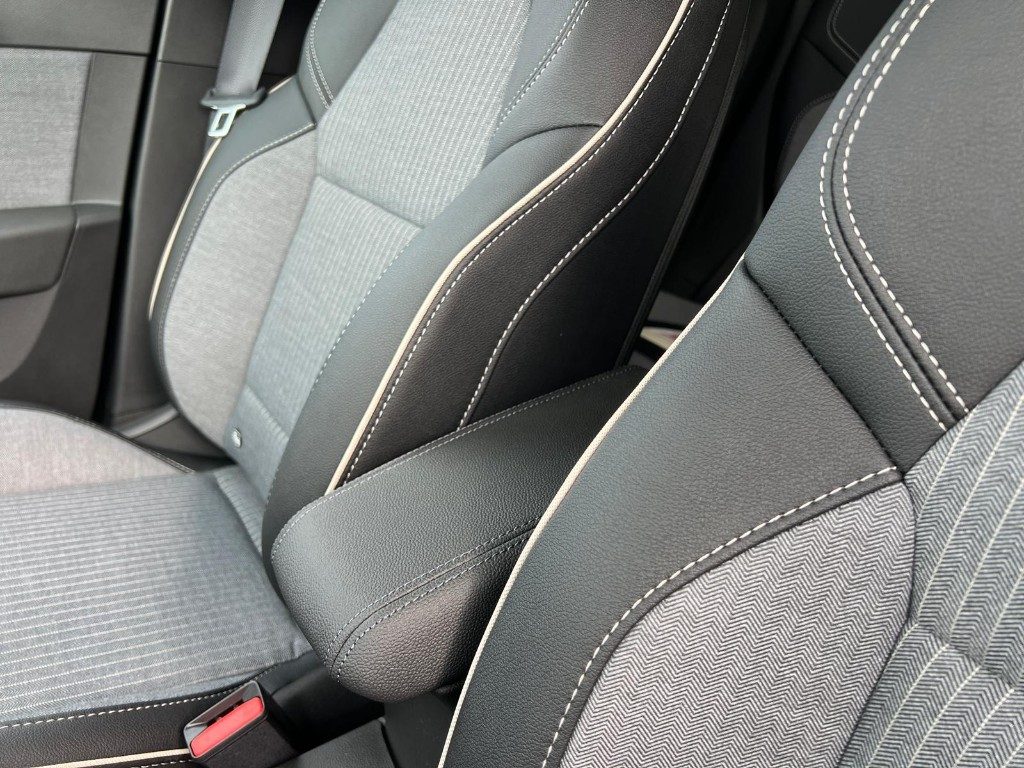 RENAULT Clio ECO-G 100 CV 5 porte Techno - 14