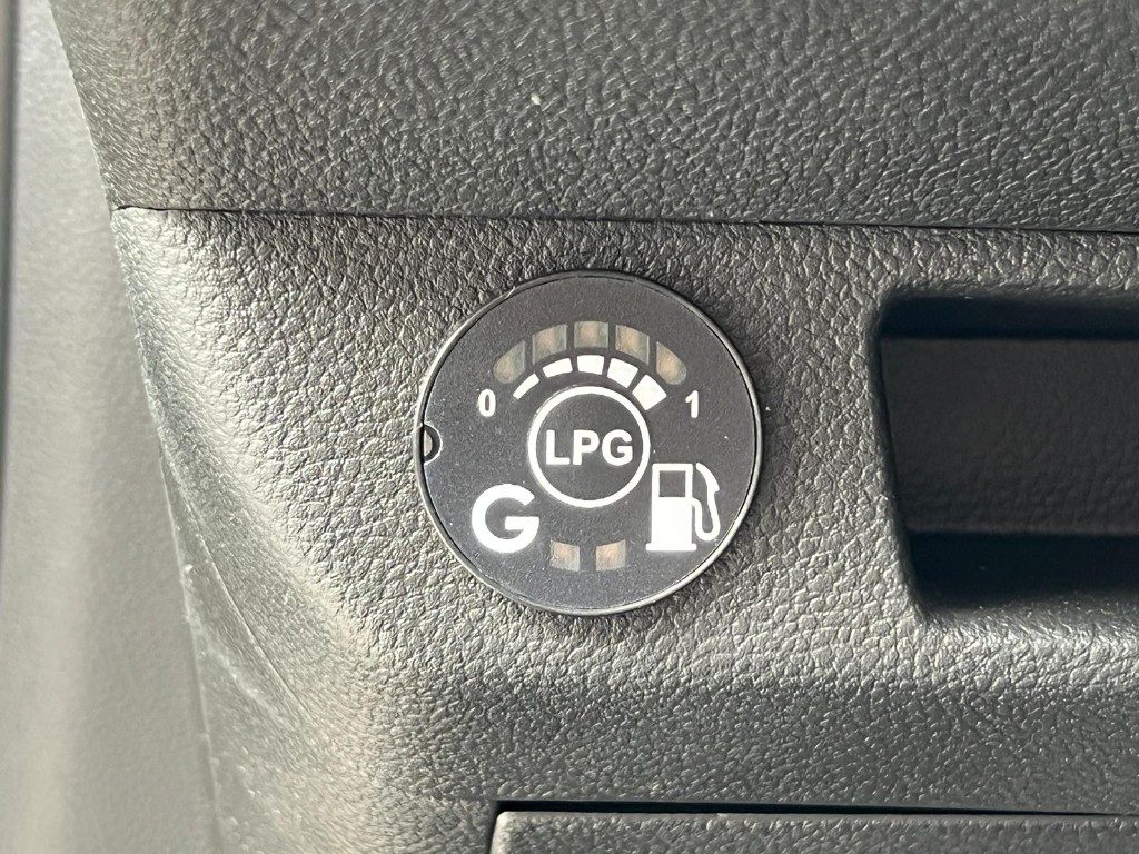 RENAULT Clio ECO-G 100 CV 5 porte Techno - 15