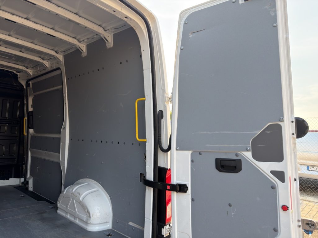 VOLKSWAGEN Crafter L3H3 2.0TDI 140CV - 16