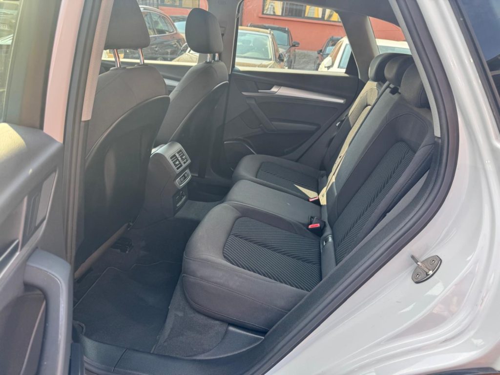 AUDI Q5 35 TDI S tronic Business Advanced - 14