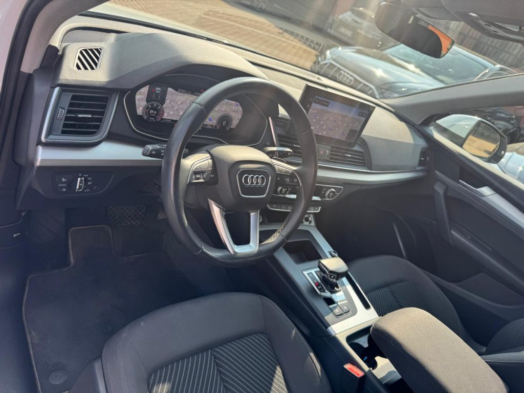 AUDI Q5 35 TDI S tronic Business Advanced - 17