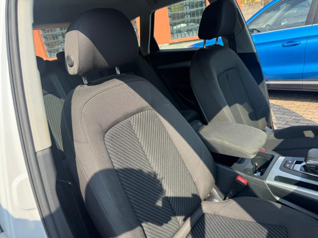 AUDI Q5 35 TDI S tronic Business Advanced - 24