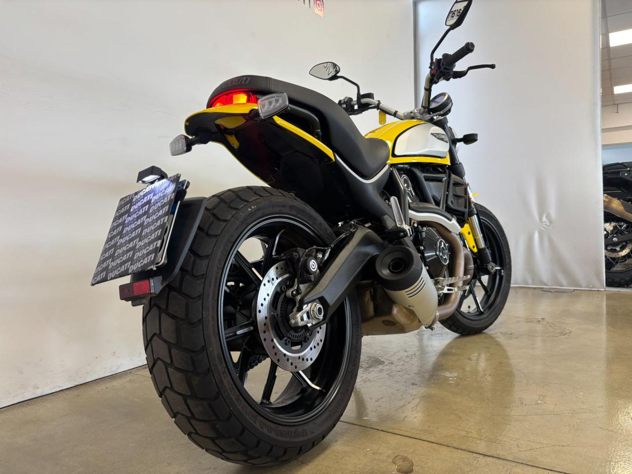DUCATI Scrambler 800 ICON YELLOW - 7