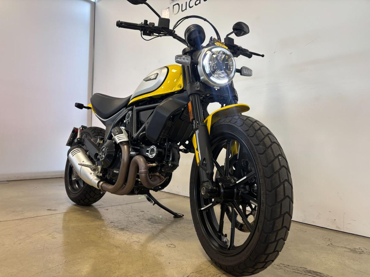DUCATI Scrambler 800 ICON YELLOW - 3