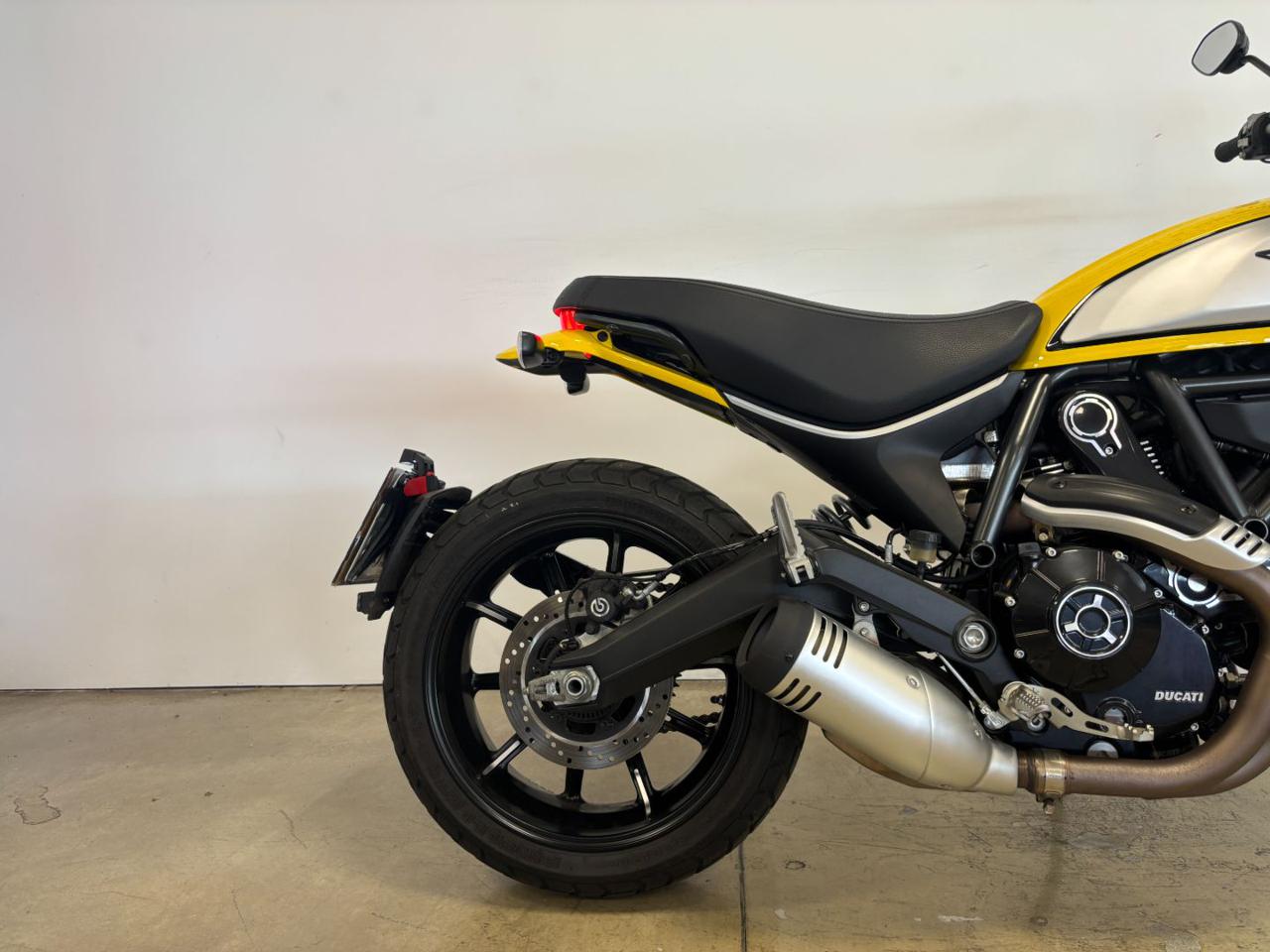 DUCATI Scrambler 800 ICON YELLOW - 5