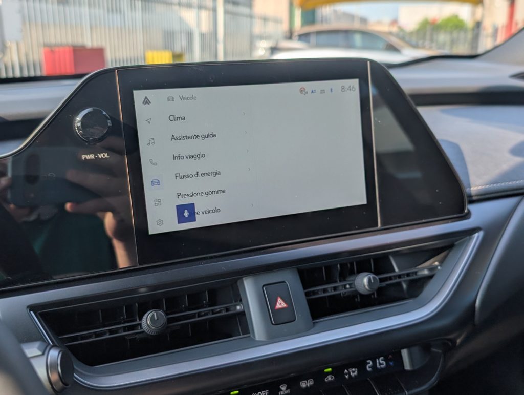 LEXUS UX 300h Urban - 15
