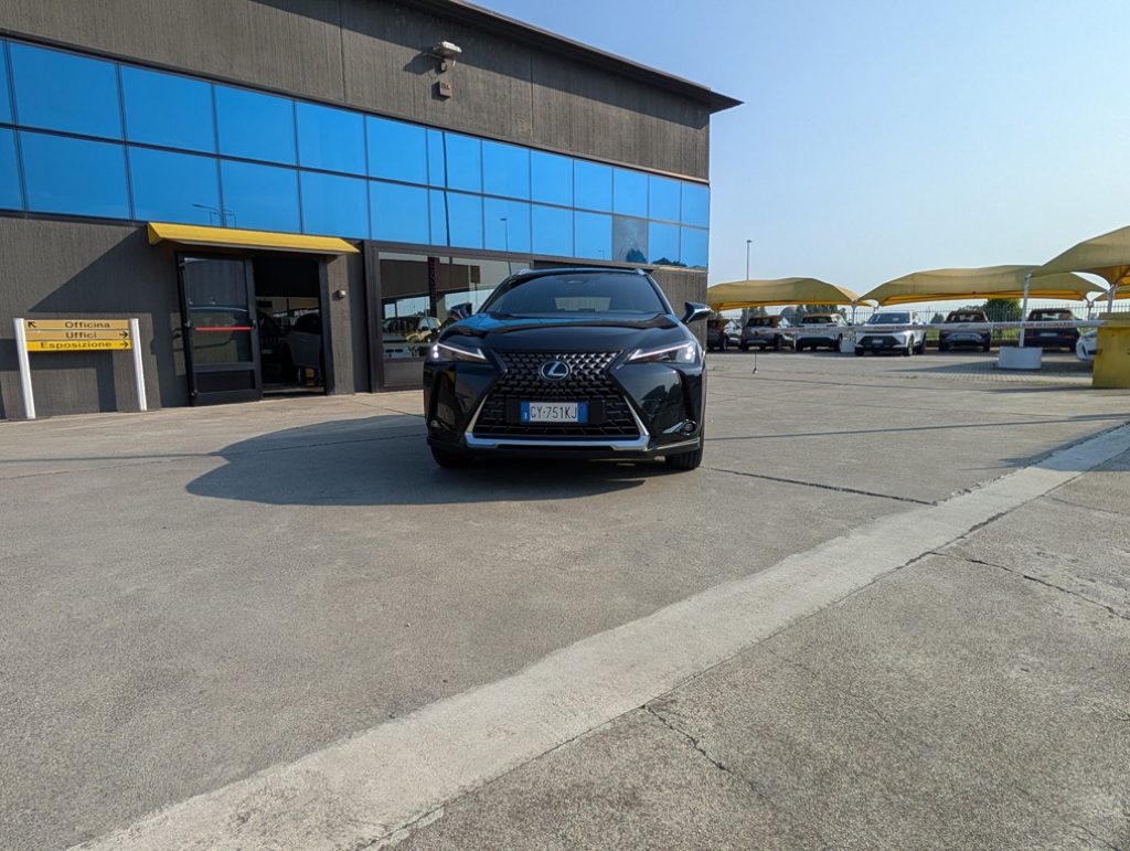 LEXUS UX 300h Urban - 19