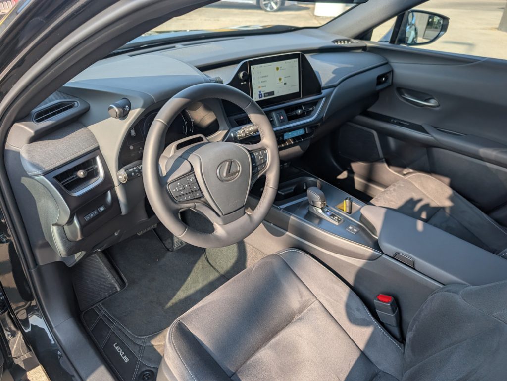 LEXUS UX 300h Urban - 20